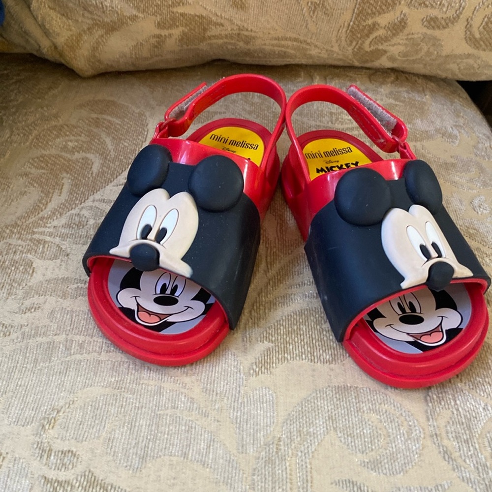 Melissa beach sandals